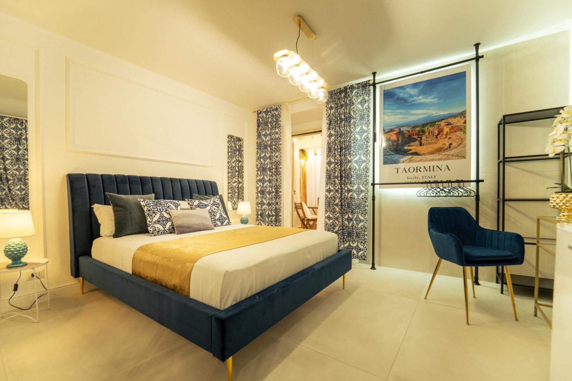 Johnny'S Suites Taormina Beach Bay ภายนอก รูปภาพ