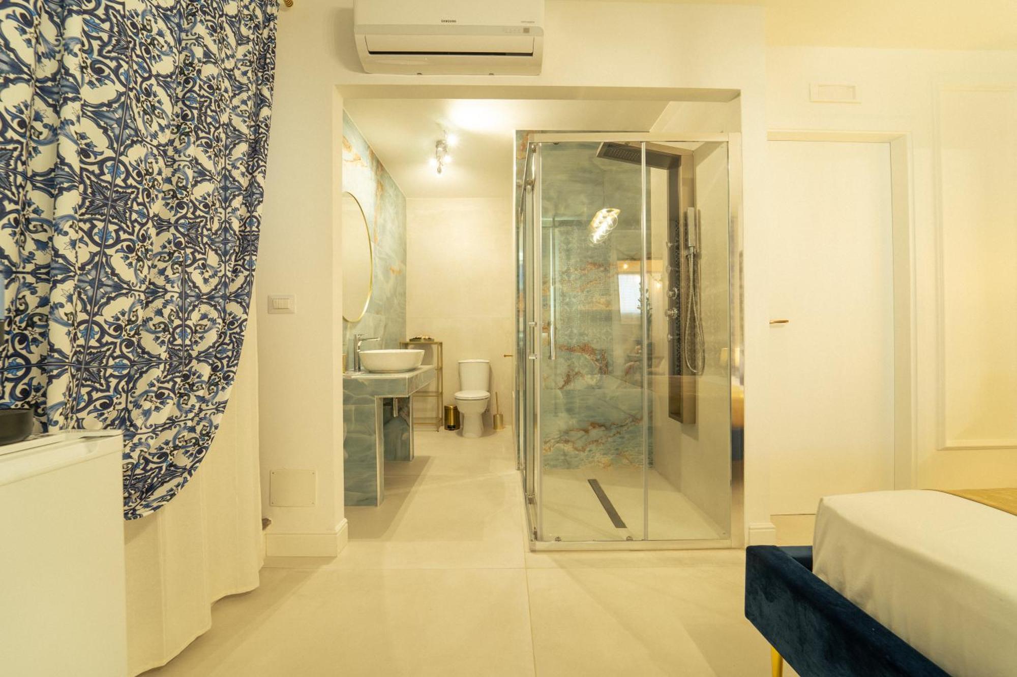 Johnny'S Suites Taormina Beach Bay ภายนอก รูปภาพ