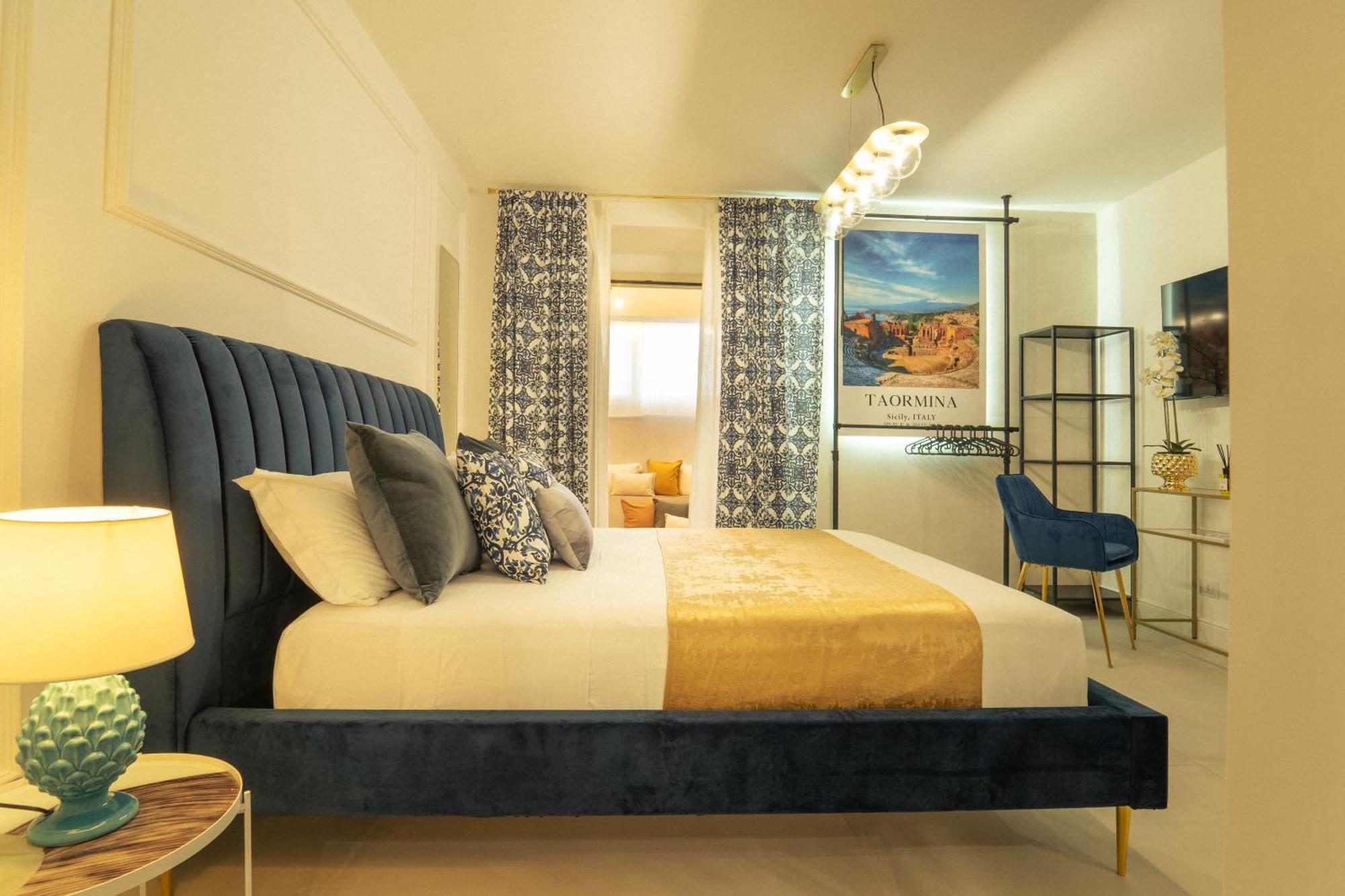 Johnny'S Suites Taormina Beach Bay ภายนอก รูปภาพ