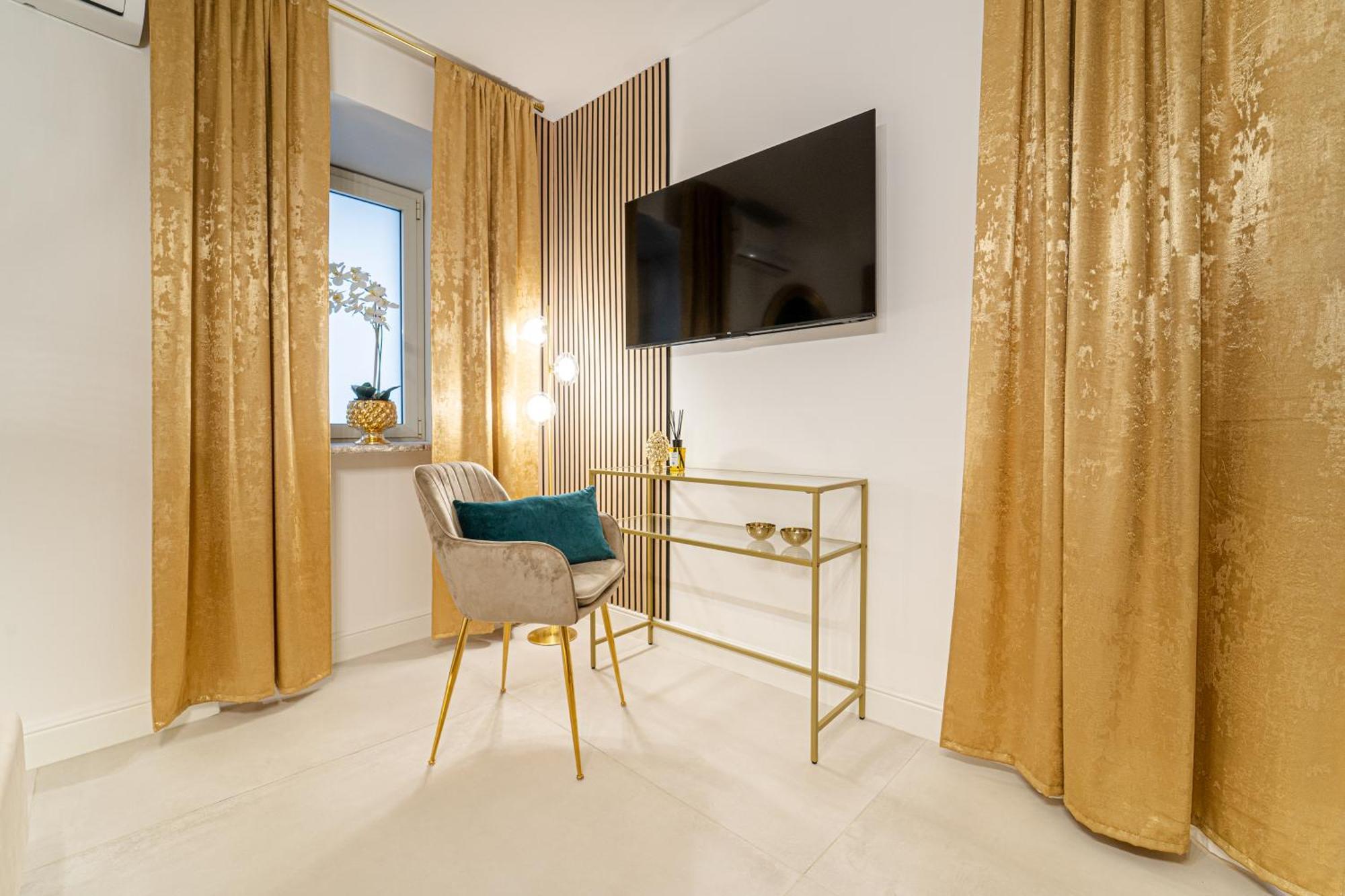 Johnny'S Suites Taormina Beach Bay ภายนอก รูปภาพ