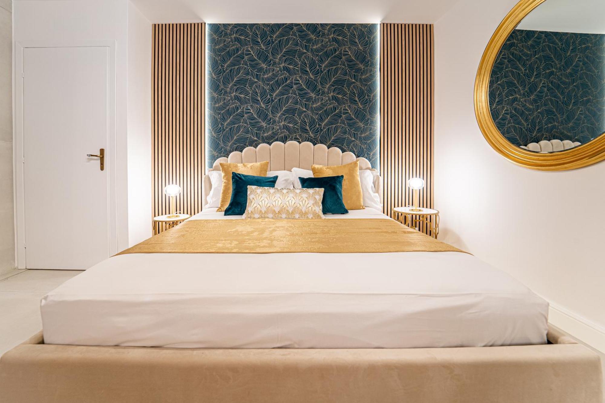Johnny'S Suites Taormina Beach Bay ภายนอก รูปภาพ